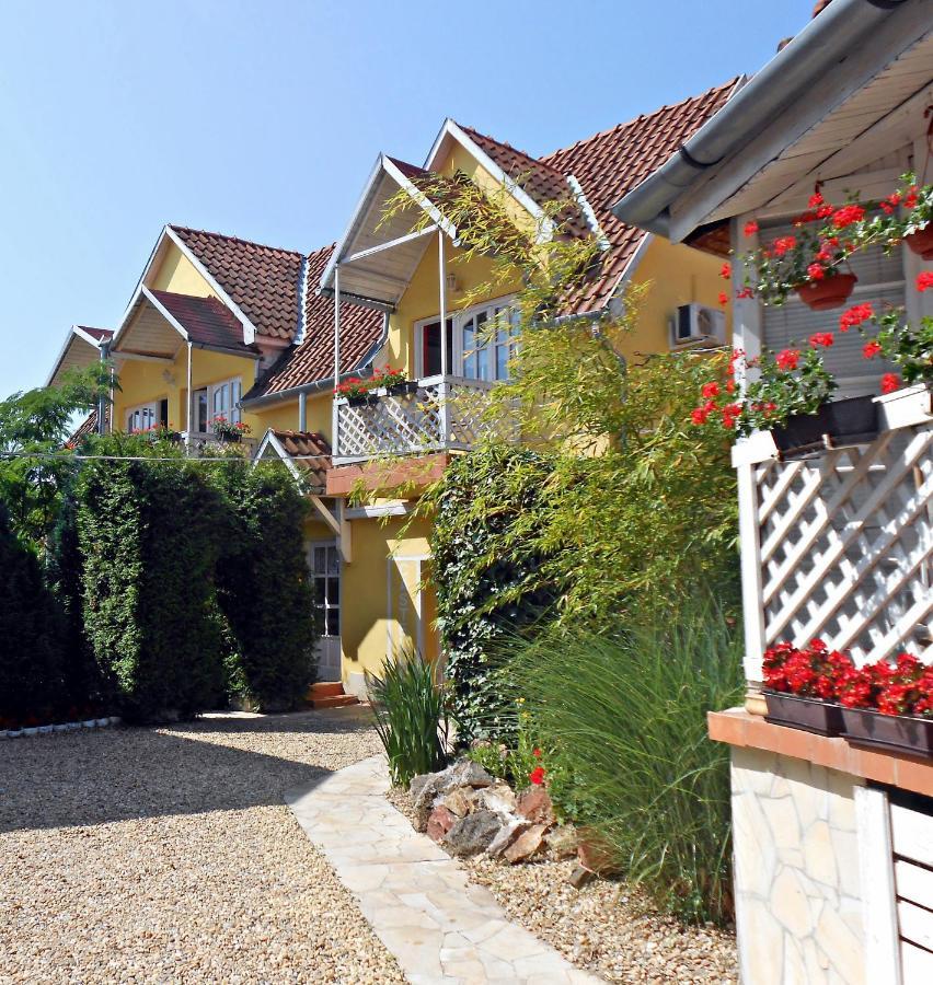 Castello Vendég és Apartmanház Eger Extérieur photo