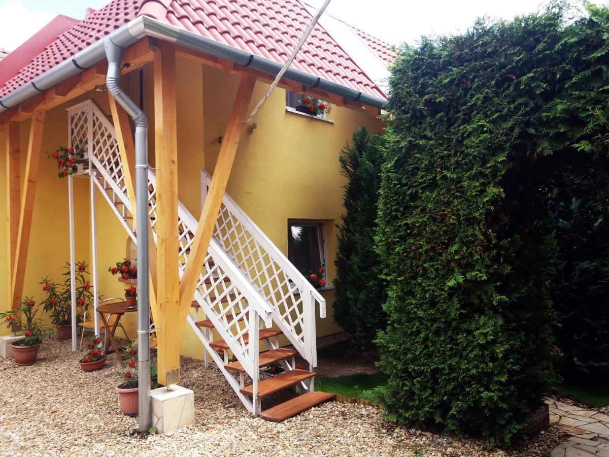 Castello Vendég és Apartmanház Eger Extérieur photo
