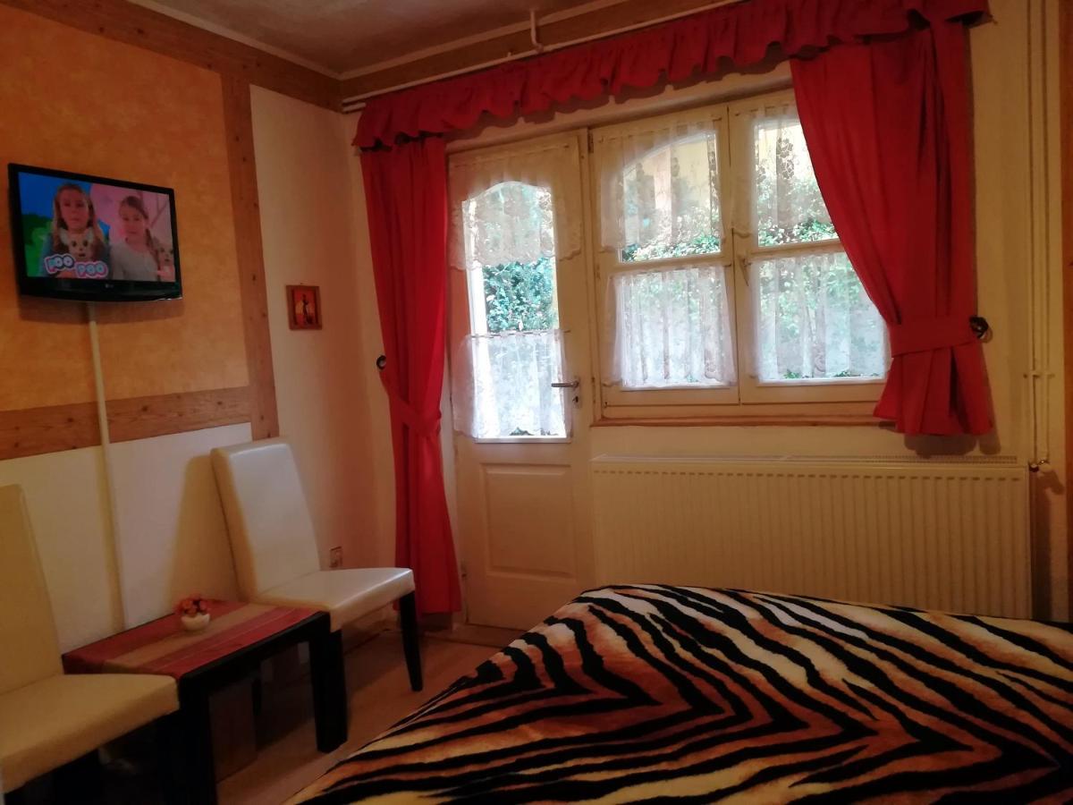 Castello Vendég és Apartmanház Eger Extérieur photo