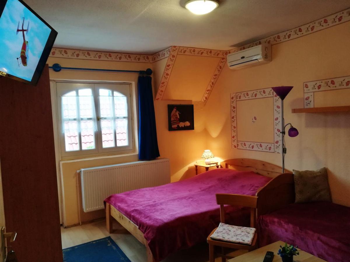 Castello Vendég és Apartmanház Eger Extérieur photo