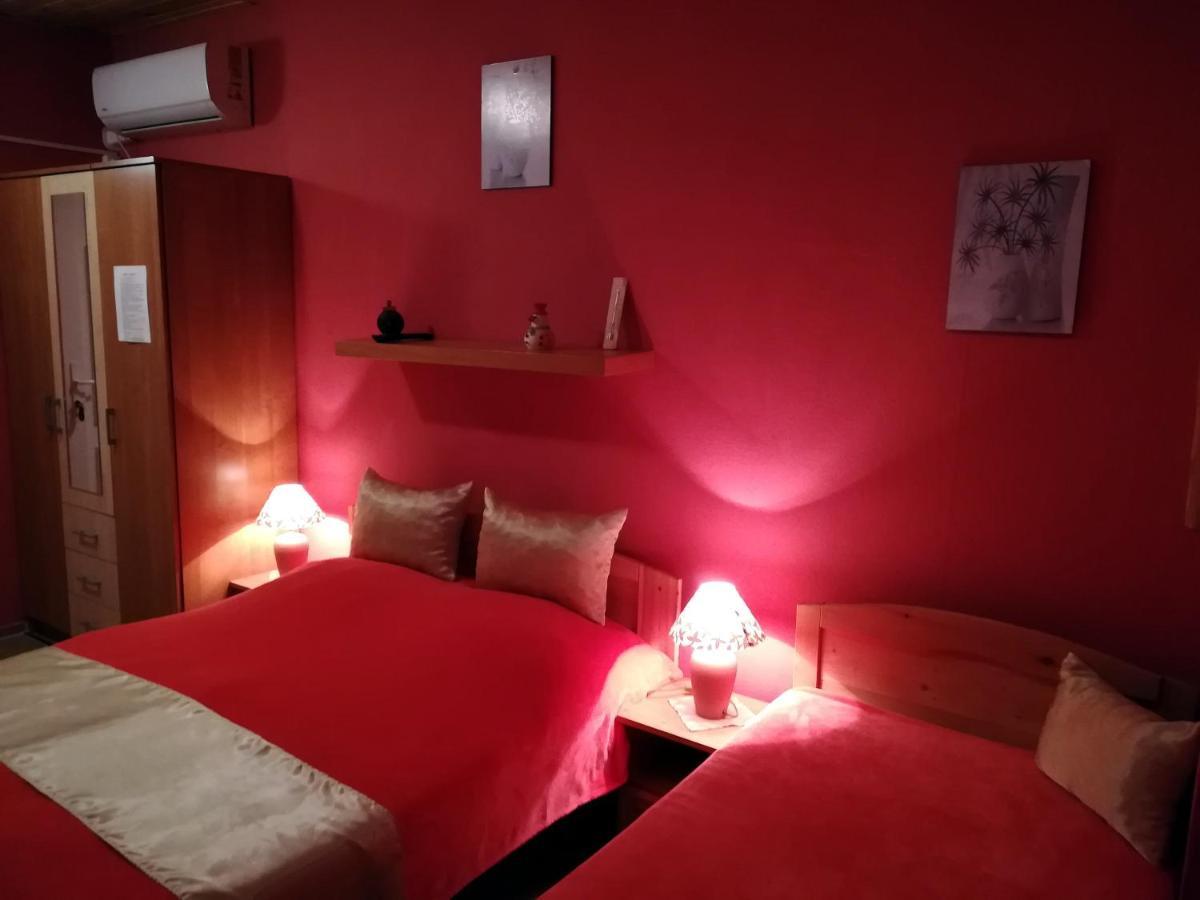 Castello Vendég és Apartmanház Eger Extérieur photo
