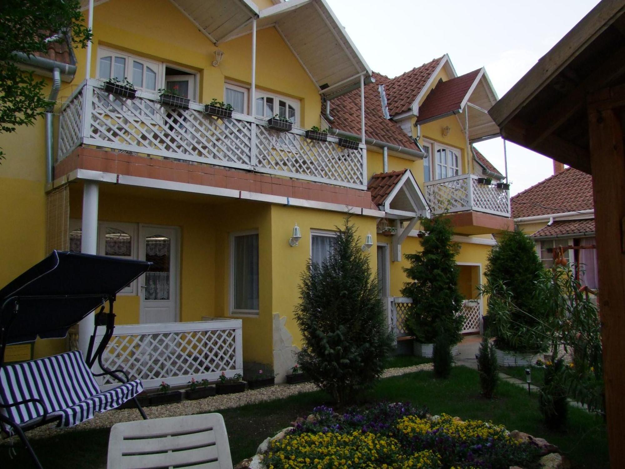 Castello Vendég és Apartmanház Eger Extérieur photo